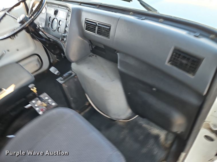 image for item EI8263 1995 Ford L8000 dump truck