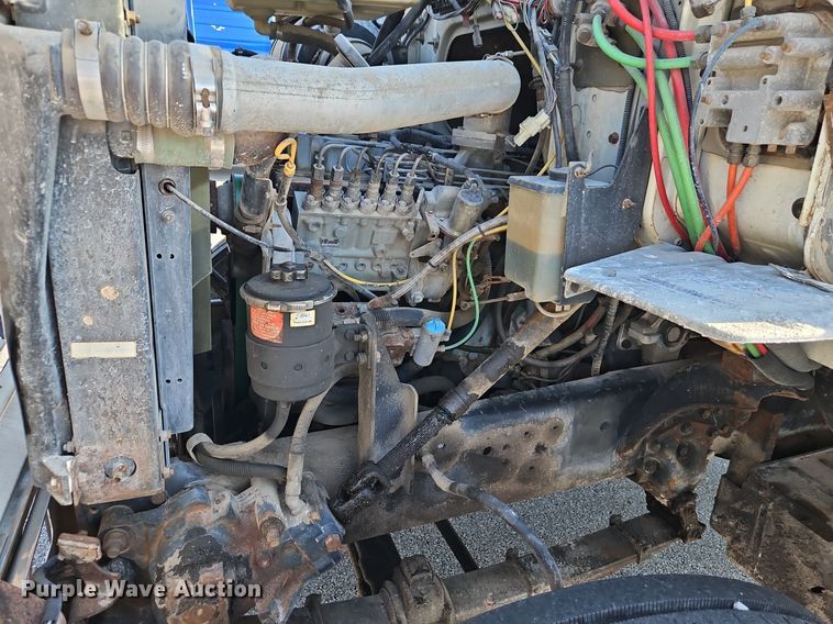 image for item EI8263 1995 Ford L8000 dump truck