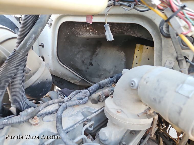 image for item EI8263 1995 Ford L8000 dump truck