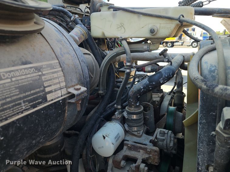 image for item EI8263 1995 Ford L8000 dump truck