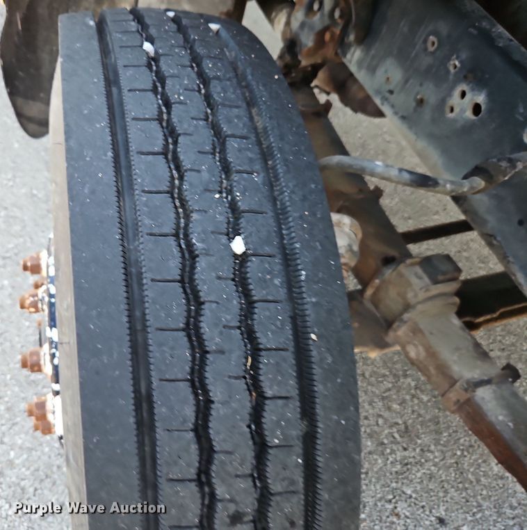 image for item EI8263 1995 Ford L8000 dump truck