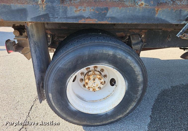 image for item EI8263 1995 Ford L8000 dump truck