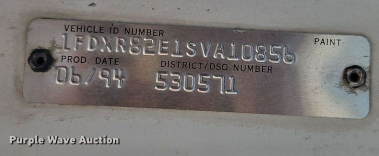 image for item EI8263 1995 Ford L8000 dump truck