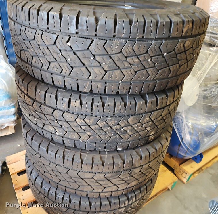 image for item EI8267 Truck parts