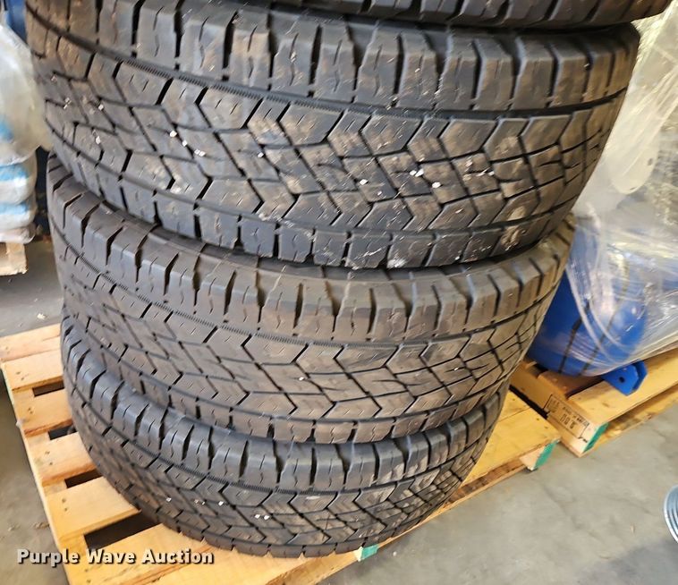 image for item EI8267 Truck parts