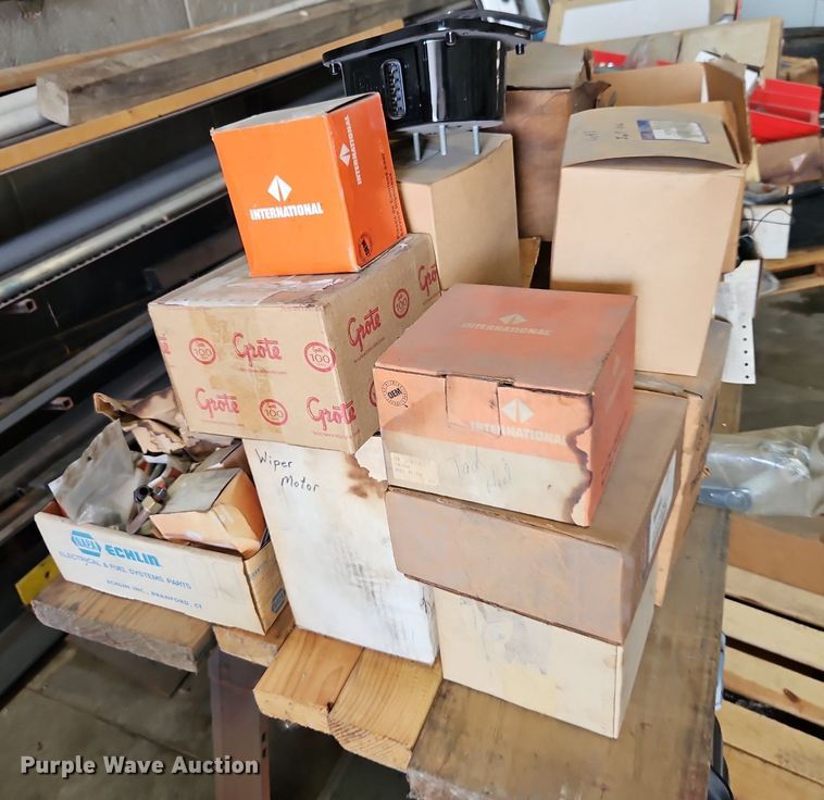 image for item EI8267 Truck parts