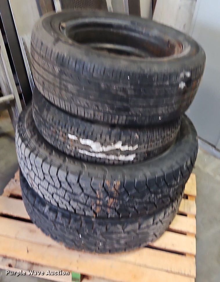 image for item EI8267 Truck parts