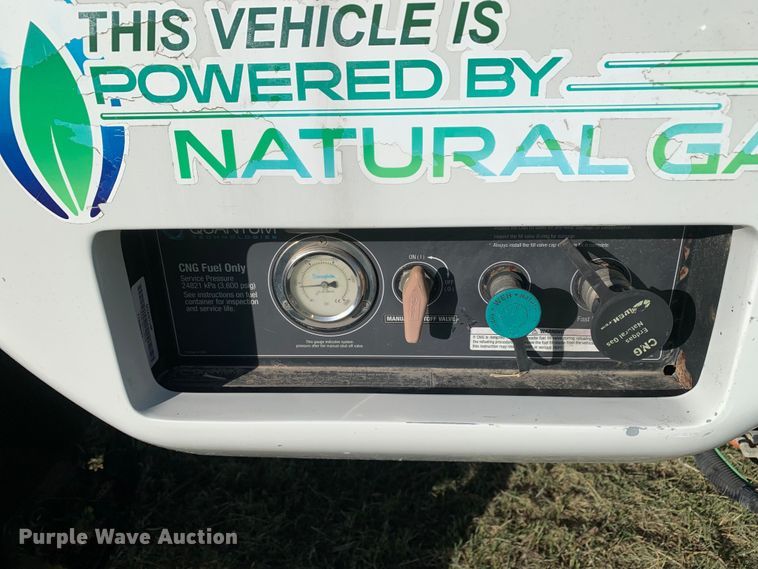 image for item EJ2864 2016 Kenworth  T880 semi truck