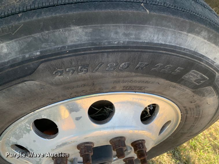 image for item EJ2864 2016 Kenworth  T880 semi truck