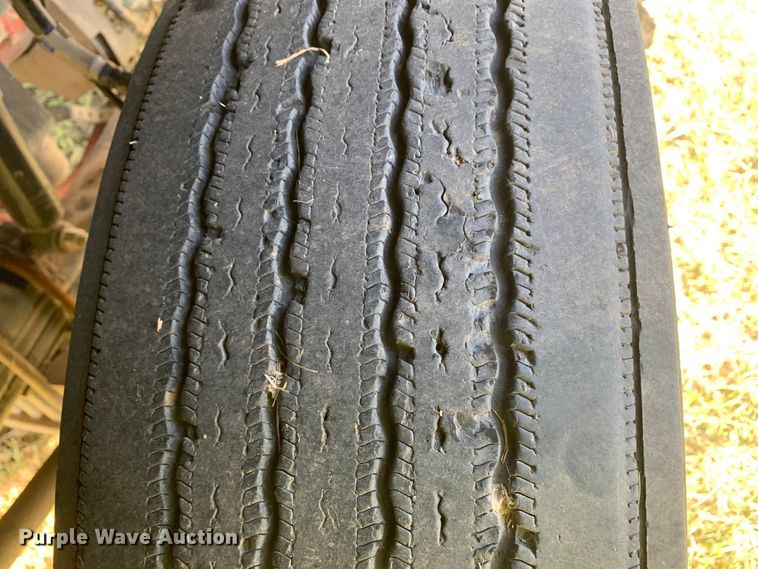 image for item EJ2864 2016 Kenworth  T880 semi truck