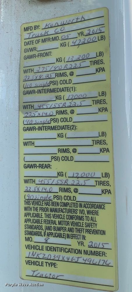 image for item EJ2864 2016 Kenworth  T880 semi truck