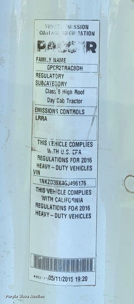 image for item EJ2864 2016 Kenworth  T880 semi truck