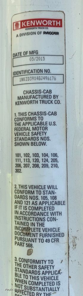 image for item EJ2864 2016 Kenworth  T880 semi truck