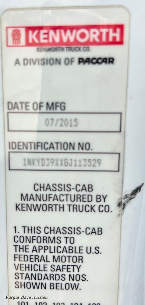 image for item EJ2865 2016 Kenworth  T680 semi truck