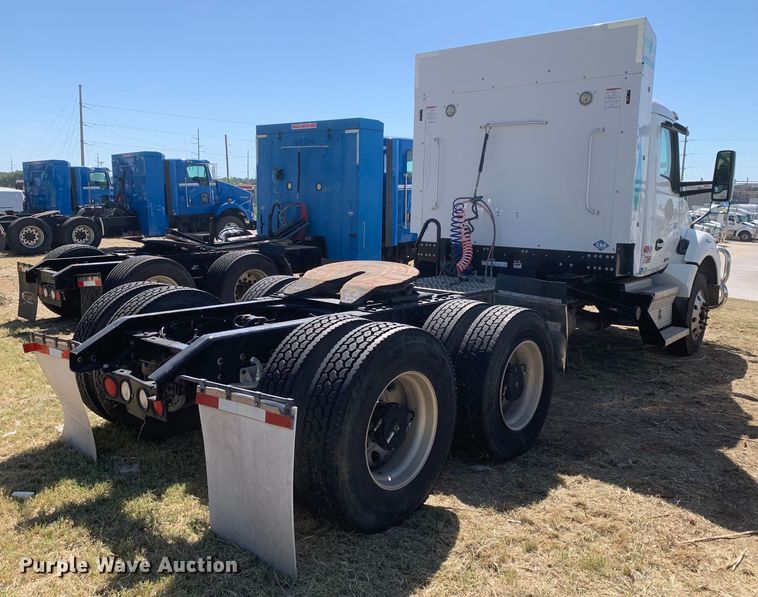 image for item EJ2866 2020 Kenworth T880 semi truck