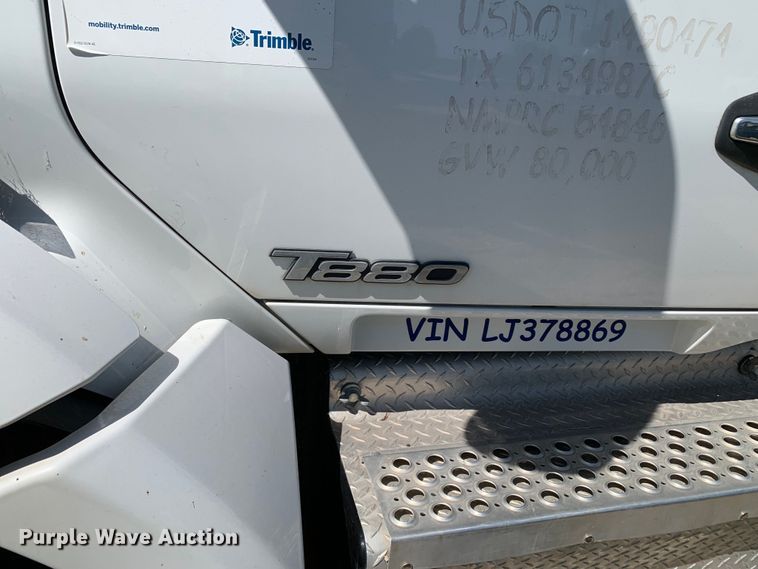 image for item EJ2866 2020 Kenworth T880 semi truck