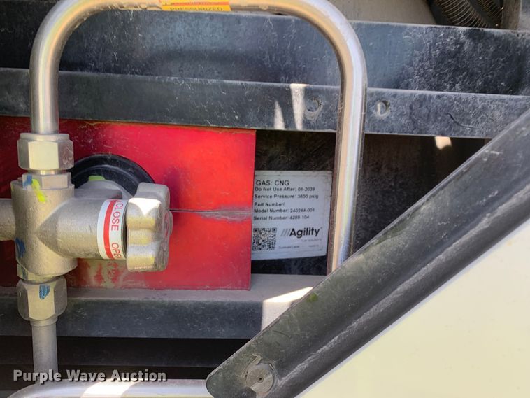 image for item EJ2866 2020 Kenworth T880 semi truck