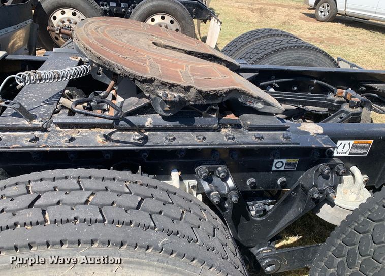 image for item EJ2866 2020 Kenworth T880 semi truck