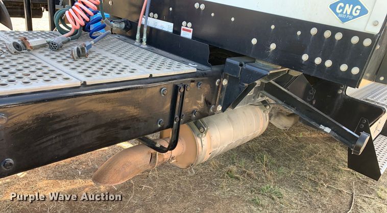 image for item EJ2866 2020 Kenworth T880 semi truck