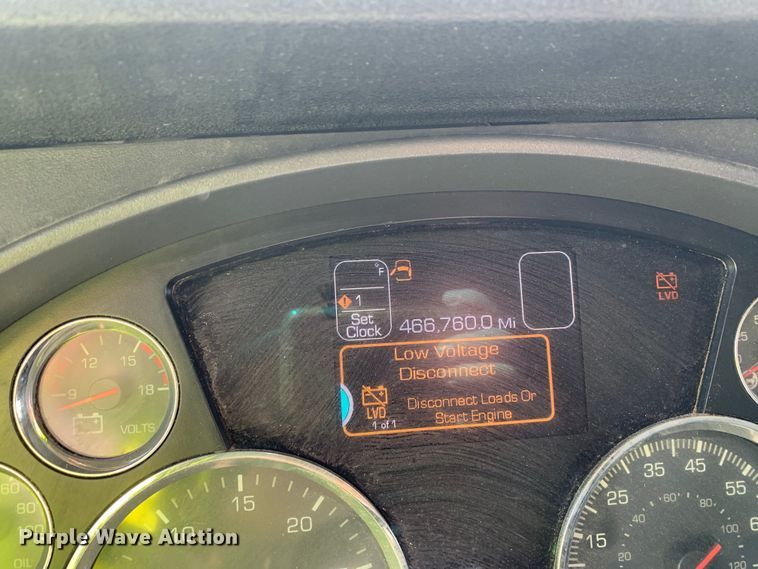 image for item EJ2866 2020 Kenworth T880 semi truck