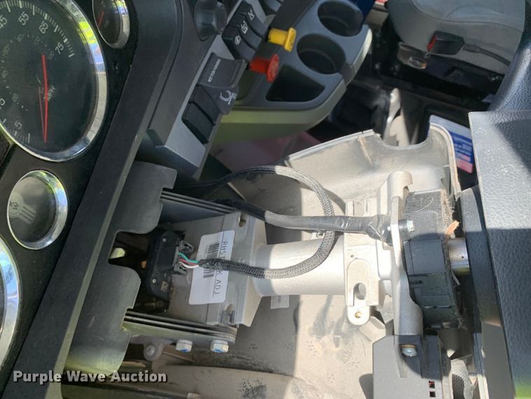 image for item EJ2866 2020 Kenworth T880 semi truck