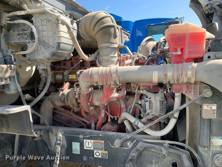 image for item EJ2866 2020 Kenworth T880 semi truck