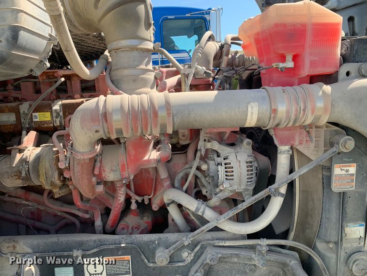 image for item EJ2866 2020 Kenworth T880 semi truck