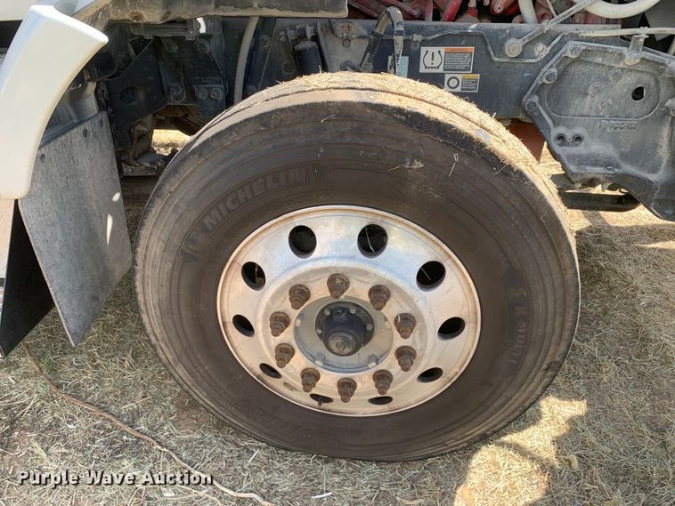 image for item EJ2866 2020 Kenworth T880 semi truck