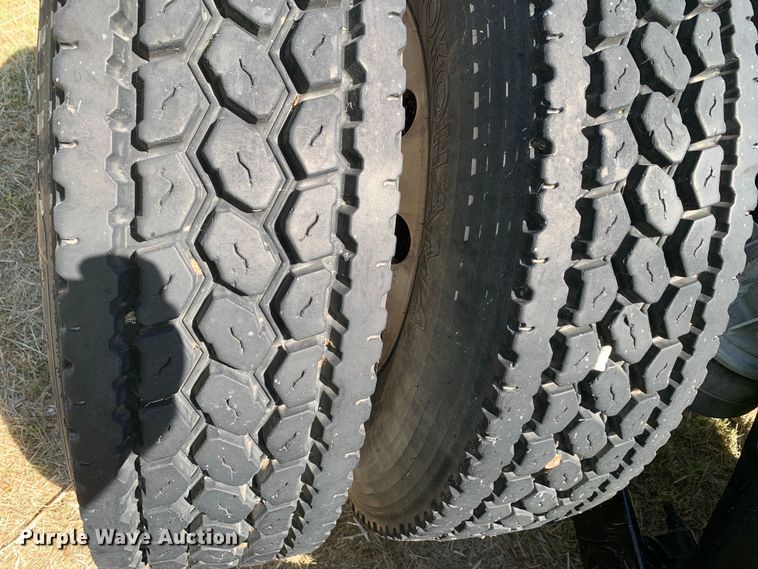 image for item EJ2866 2020 Kenworth T880 semi truck