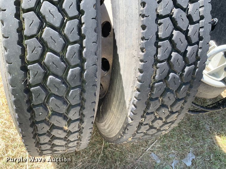 image for item EJ2866 2020 Kenworth T880 semi truck