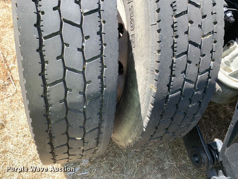 image for item EJ2866 2020 Kenworth T880 semi truck