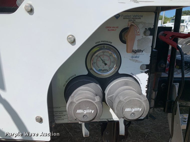 image for item EJ2867 2020 Kenworth  T880 semi truck