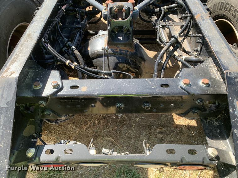 image for item EJ2867 2020 Kenworth  T880 semi truck