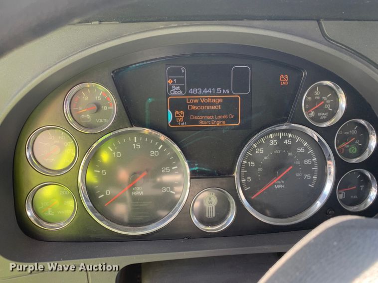 image for item EJ2867 2020 Kenworth  T880 semi truck