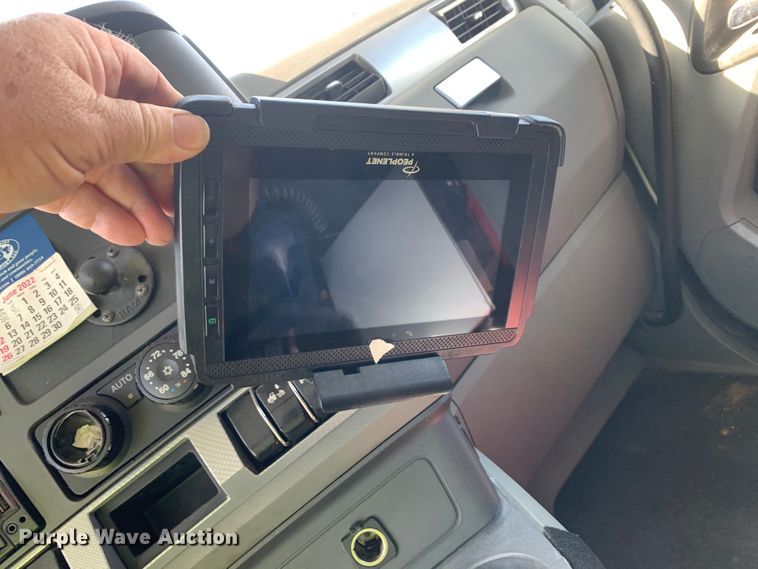 image for item EJ2867 2020 Kenworth  T880 semi truck