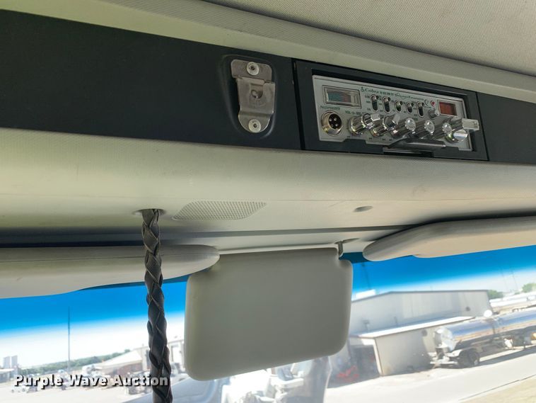 image for item EJ2867 2020 Kenworth  T880 semi truck