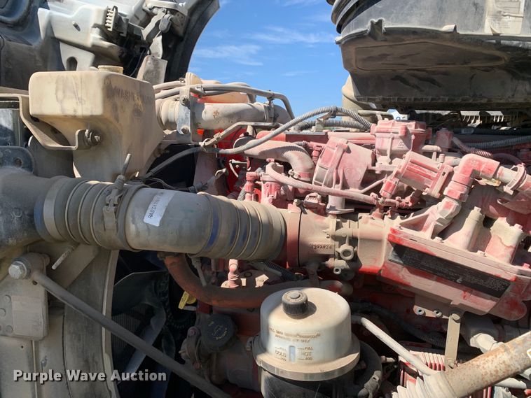 image for item EJ2867 2020 Kenworth  T880 semi truck