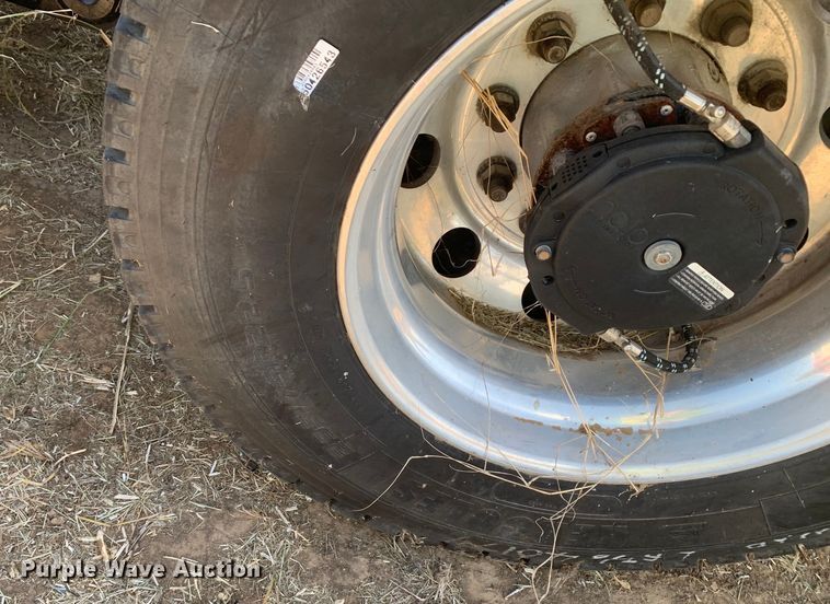 image for item EJ2867 2020 Kenworth  T880 semi truck