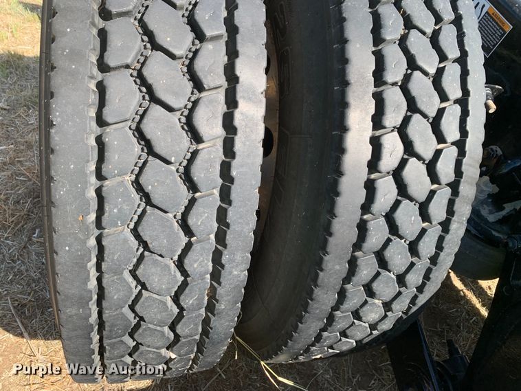 image for item EJ2867 2020 Kenworth  T880 semi truck