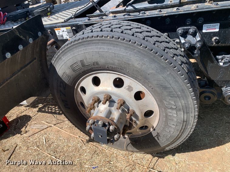 image for item EJ2867 2020 Kenworth  T880 semi truck