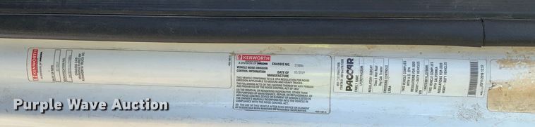 image for item EJ2867 2020 Kenworth  T880 semi truck