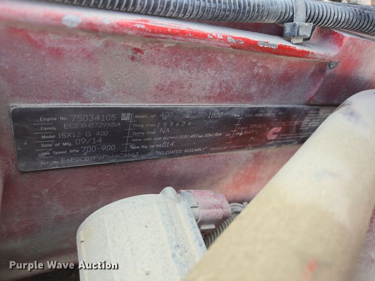 image for item EJ2868 2015 Peterbilt  365 semi truck