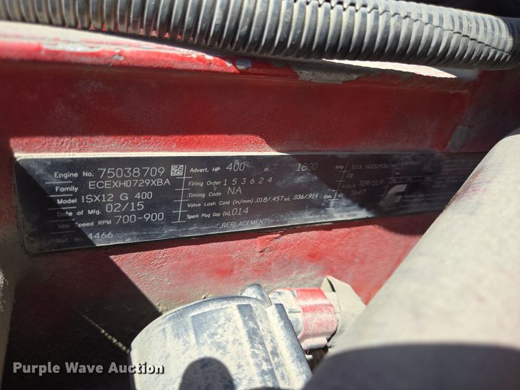 image for item EJ2869 2015 Peterbilt 365 semi truck