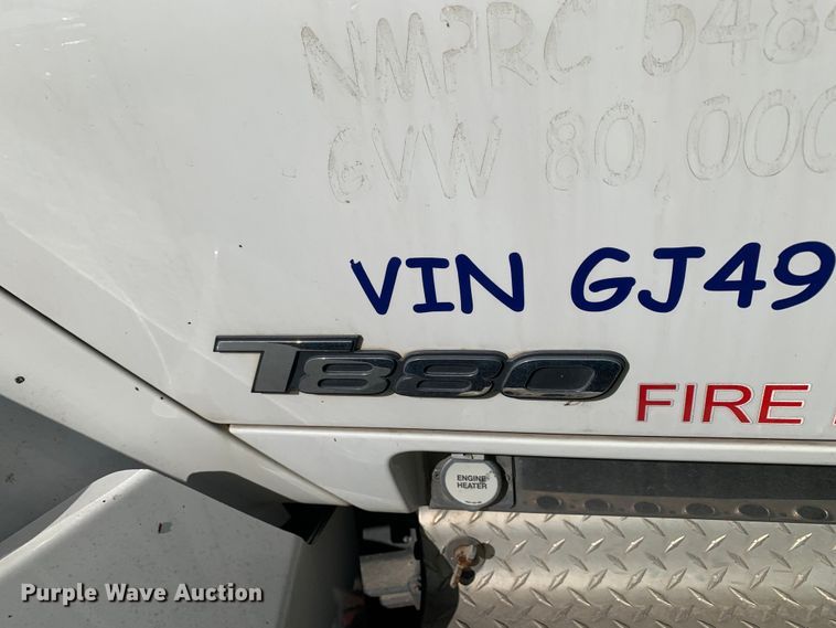 image for item EJ2870 2016 Kenworth  T880 semi truck