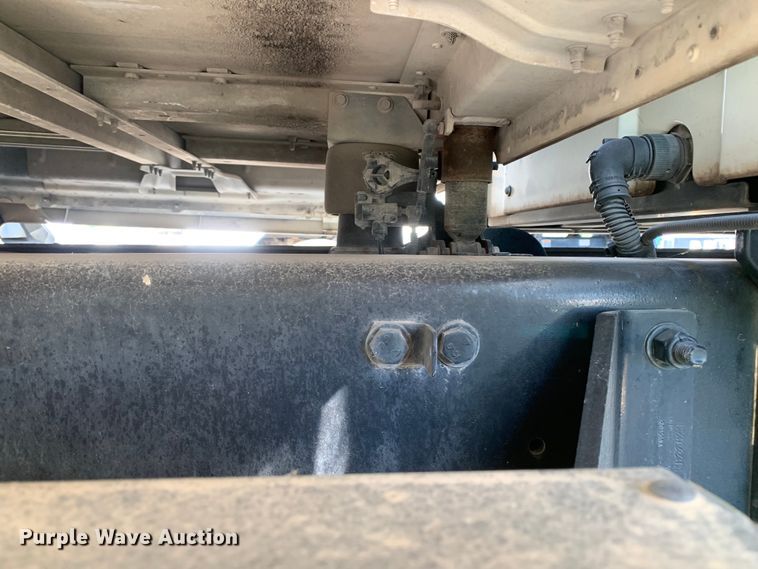 image for item EJ2870 2016 Kenworth  T880 semi truck