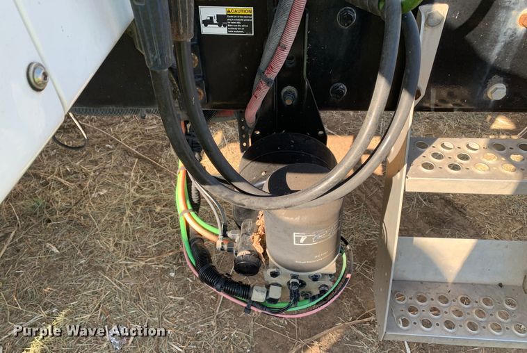 image for item EJ2870 2016 Kenworth  T880 semi truck