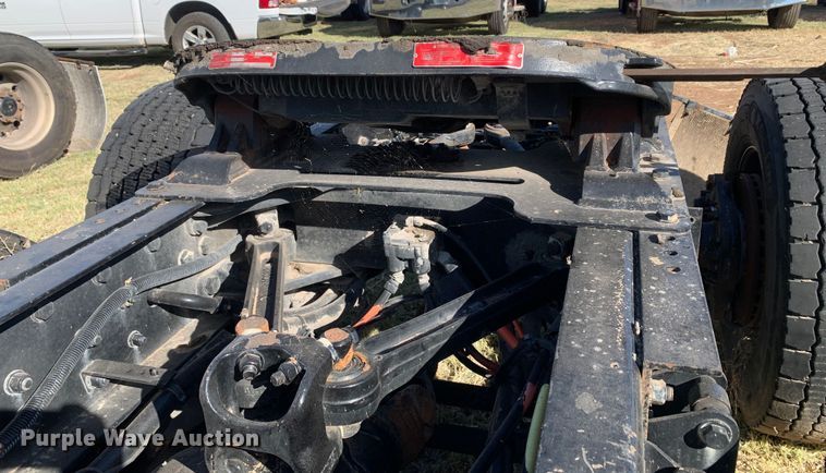 image for item EJ2870 2016 Kenworth  T880 semi truck