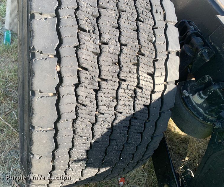 image for item EJ2870 2016 Kenworth  T880 semi truck