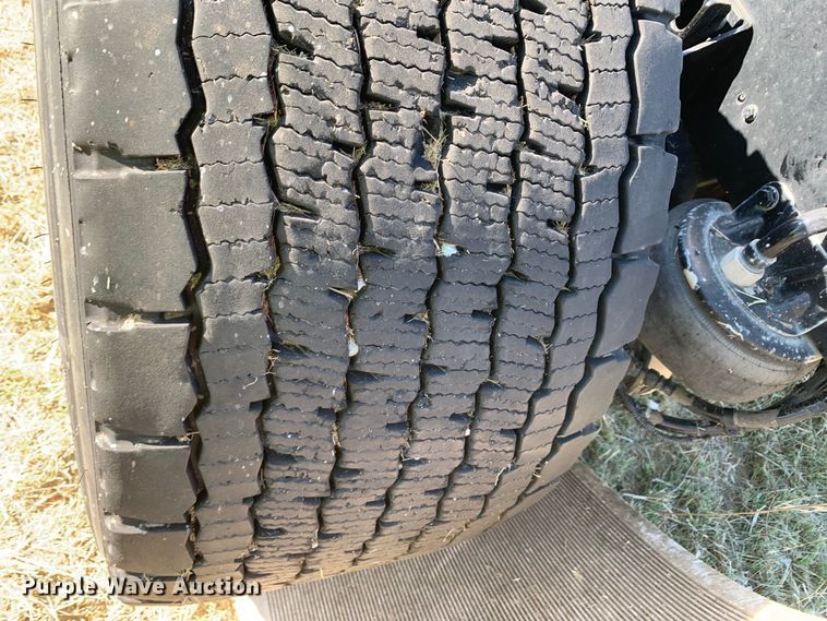 image for item EJ2870 2016 Kenworth  T880 semi truck