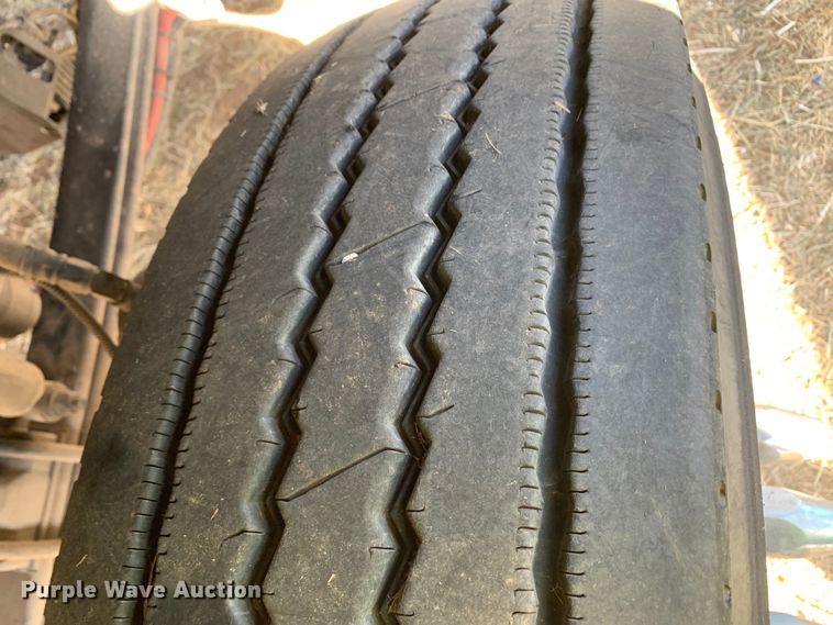 image for item EJ2870 2016 Kenworth  T880 semi truck